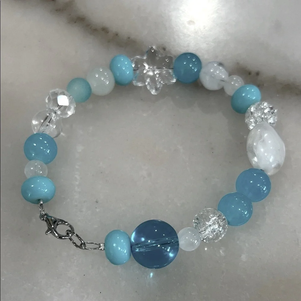Chic Blues and Clear Quartz Beaded Bracelet